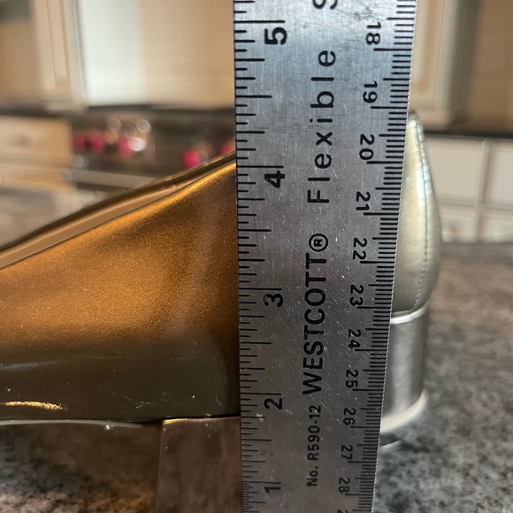 Anne Klein Castana pump. - Picture 3 of 4